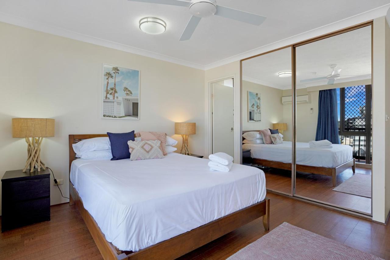 Beach Palms Holiday Apartments 골드코스트 외부 사진